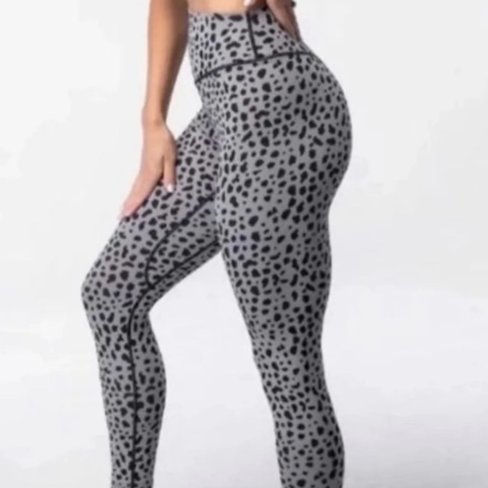 Balance athletica Ascend pant snow leopard